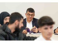Fadıloğlu, gençlerle ‘bilinçli genç olmak’ üzerine konuştu