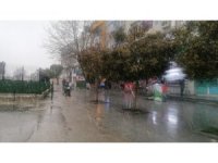 Yüksek kesimlerin ardından kent merkezlerinde de kar yağışı başladı