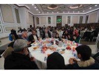 Tahmazoğlu umreye giden öğrenciler ve aileleri ile iftarda bir araya geldi