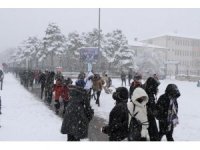 Erzincan’da kar yağışı nedeniyle taşımalı eğitime ara verildi