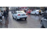 Eskişehir’de taksi ile otomobil çarpıştı