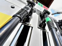 Peş peşe indirimden sonra benzin ve motorine zam