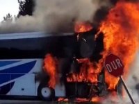 Yolcu otobüsü alev alev yandı