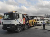 Eminönü'nde İETT otobüsü denize düştü