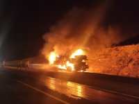 Siirt’te seyir halindeyken alev alan vinç yandı