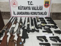 Kütahya'da asker eğlencesinde havaya ateş eden 40 kişi gözaltına alındı