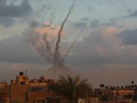 İsrail ordusu onlarca savaş uçağıyla Gazze Şeridi’ne saldırı başlattı