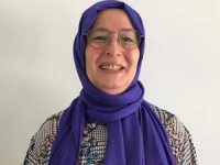 Başörtülü yazar, başını açacak: Berrin Sönmez!