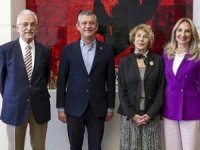 Ayşe Kulin, CHP'ye üye oldu!