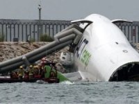 Kargo uçağı denize uçtu: 2 kişi öldü