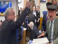 Meclis'te bağıran bağırana: CHP – AKP, CHP – CHP!