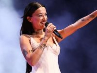 Melike Şahin, 2025'i rekorla kapattı: 45 konser!