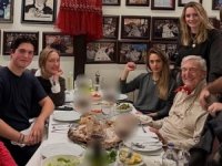 Rahmi Koç, torunlarını balıkçıya götürdü!