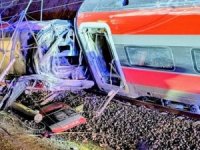 İspanya'da hızlı tren faciası: Çok sayıda can kaybı var!