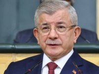 Ahmet Davutoğlu: “23 Nisan’da ‘Yas’ ilan edilmeli”