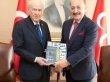 Vedat Bilgin, Devlet Bahçeli'ye kitap hediye etti!