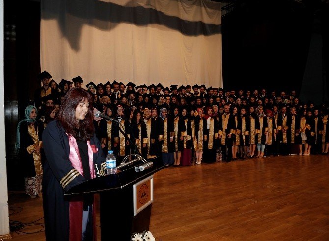 ERÜ Halil Bayraktar Sağlık Hizmetleri MYO’nda Mezuniyet Coşkusu