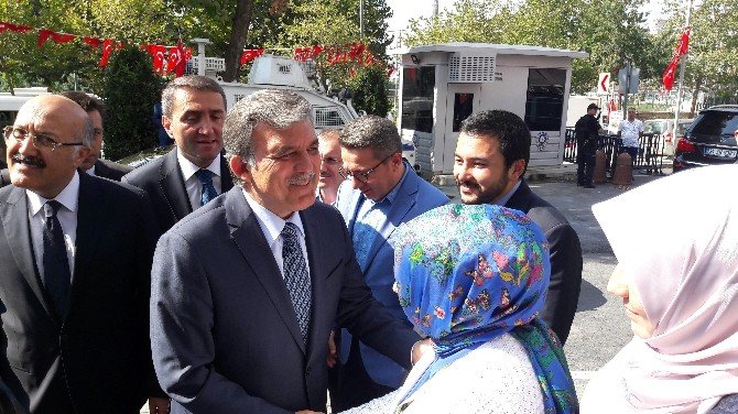 Abdullah Gül’den AK Parti’ye ziyaret