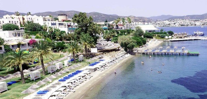 "Bodrum’un denize sıfır ilk muhafazakar oteliyiz"
