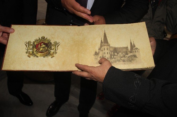 Bin 441 Bulgar’ın yazdığı kitap Sveti Georgi Kilisesi’ne hediye edildi