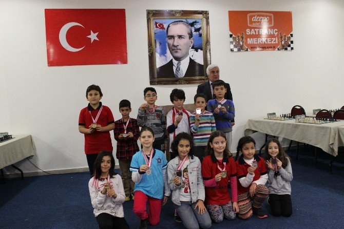 Antalya Küçükler Satranç Turnuvası Deepo’da Düzenlendi