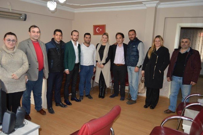 AK Parti İlçe Teşkilatı Yerel Gazeteleri Ziyaret Etti