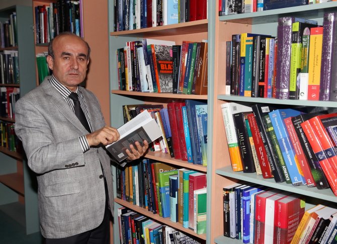 Çukurova Üniversitesi Kütüphanesi’ne bin 14 yeni kitap ekledi