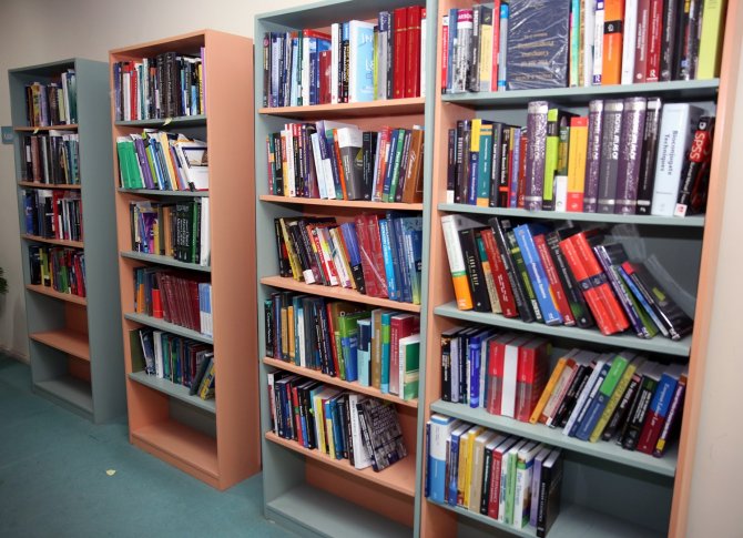 Çukurova Üniversitesi Kütüphanesi’ne bin 14 yeni kitap ekledi