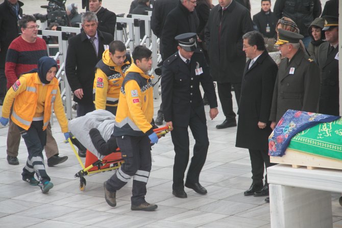 80 yaşındaki Kabukçu, şehit oğlunun cenaze namazını sedyede kıldı