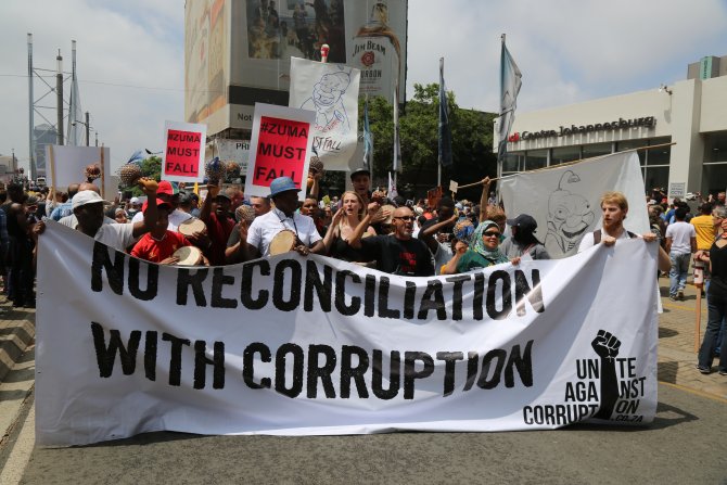 Yolsuzluğu protesto eden Güney Afrikalılar, Zuma'nın istifası için yürüdü