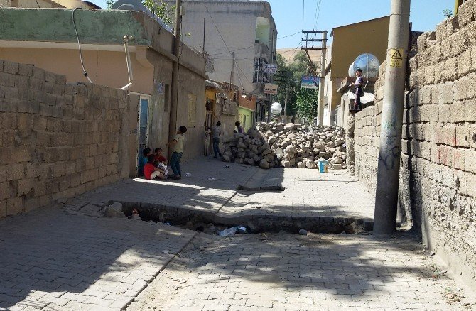 Güvenlik Birimleriş Cizre Ve Silopi’deki Bölücü Örgütün Faaliyetleri İle İlgili Fotoğrafları Paylaştı