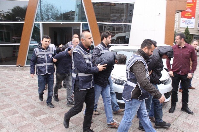 Duvarı Delerek PTT Ve Banka Soyan 6 Kişilik Çete Tutuklandı