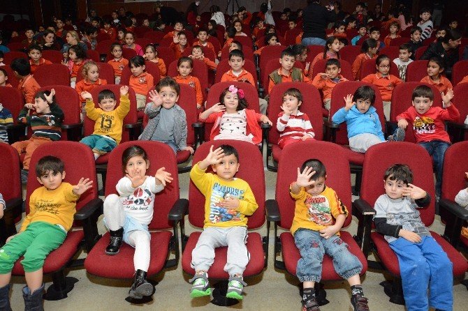 Büyükşehir’den Çocuklara Tiyatro