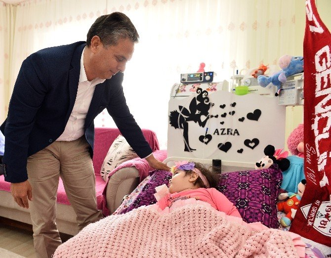Başkan Uysal’dan Azra Bebeğe Moral Ziyareti