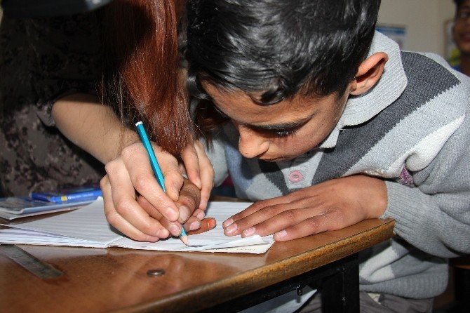 Suriyeli Çocuklara Özel Sınıf
