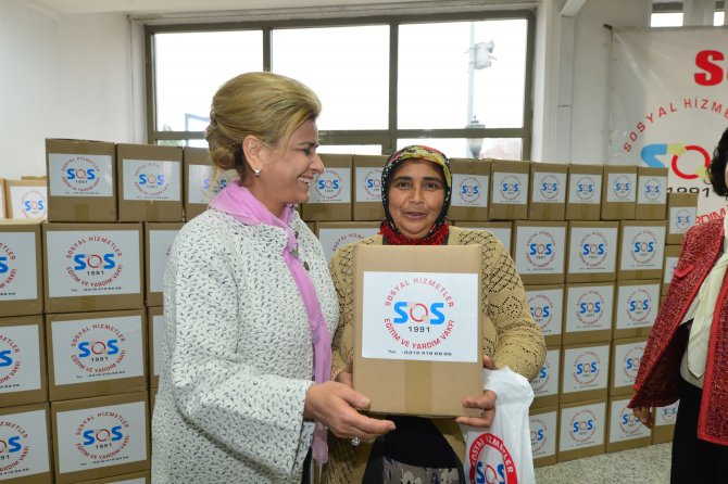 SOS, ihtiyaç sahibi 50 aileye gıda ve temizlik maddesi yardımı yaptı