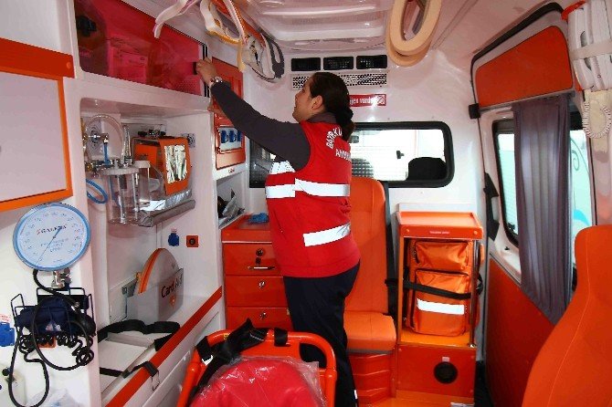 Bayraklı’da Ambulanslar Modernize Edildi