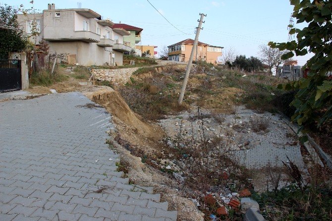 Yalova’da Bir Mahalle Kayıyor