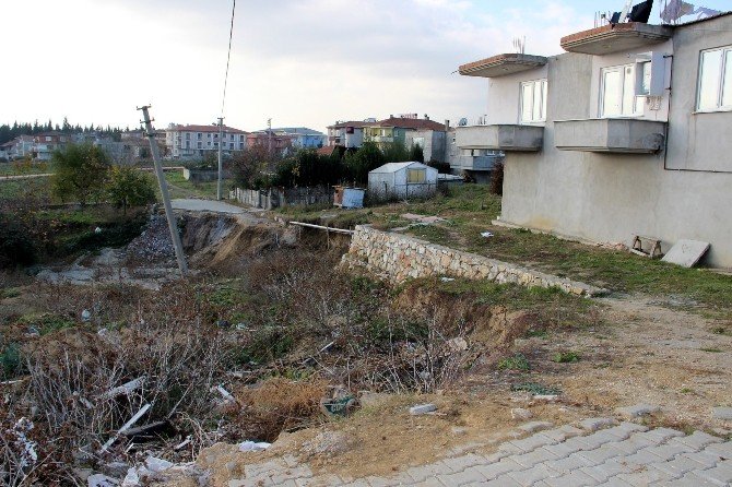 Yalova’da Bir Mahalle Kayıyor