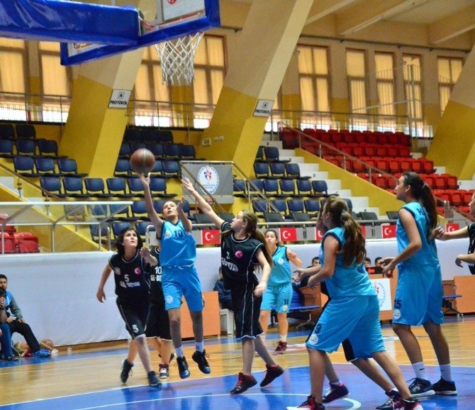 Anadolu Yıldızlar Ligi Akdeniz Grubu Kız Ve Erkek Basketbol Şampiyonası Adana’da Başladı
