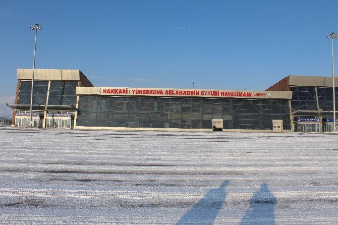 Yüksekova Havalimanı Hizmete Hazır Tutuluyor