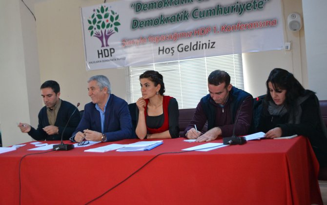 HDP, Yüksekova’da konferans düzenledi