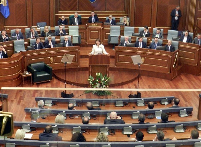 Kosova Cumhurbaşkanından, Siyasi Krize Son Verilmesi Çağrısı