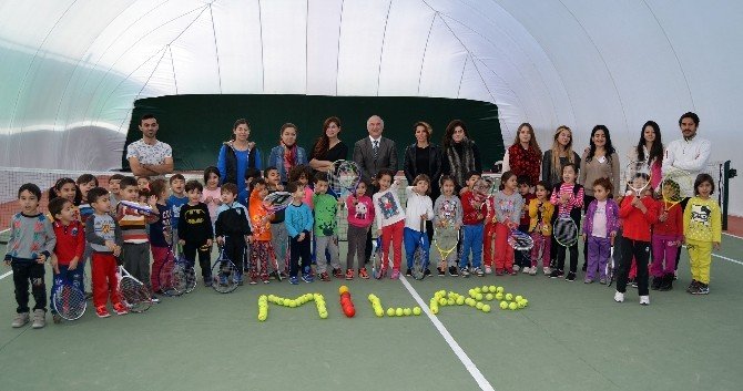 Milas’lı Minikler Tenisle Tanıştı