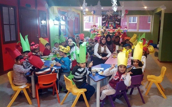 Çocuklar Yerlimalı Haftasını Pazar Kurarak Kutladılar