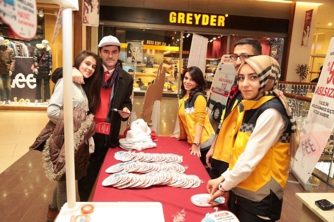 Erzurum 112 Acil Servis Ekipleri, "Yaşama Yol Ver" Standı Açtı
