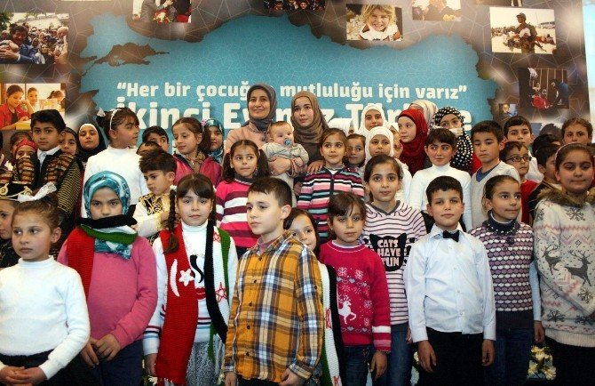 Sare Davutoğlu Konya’daki Suriyeli Çocuklarla Buluştu