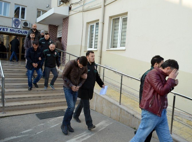 Bursa’da Terör Ve Uyuşturucu Operasyonu: 12 Gözaltı