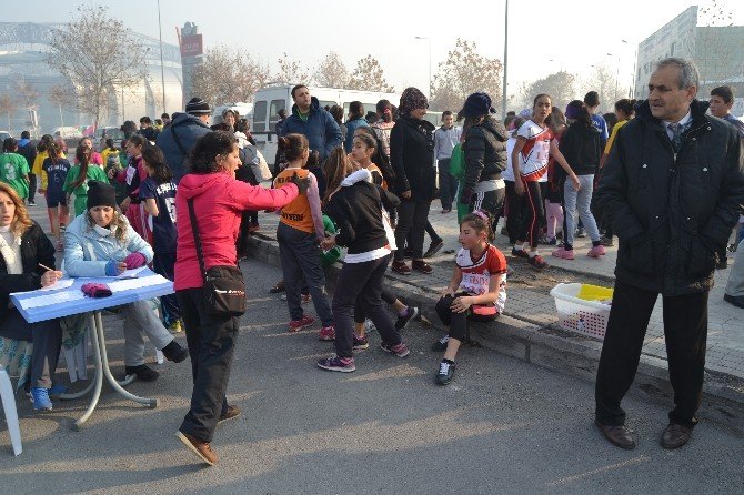 260 Öğrenci Atatürk Koşusunda Yarıştı