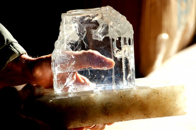 Kristal tuz görenleri hayrete düşürüyor